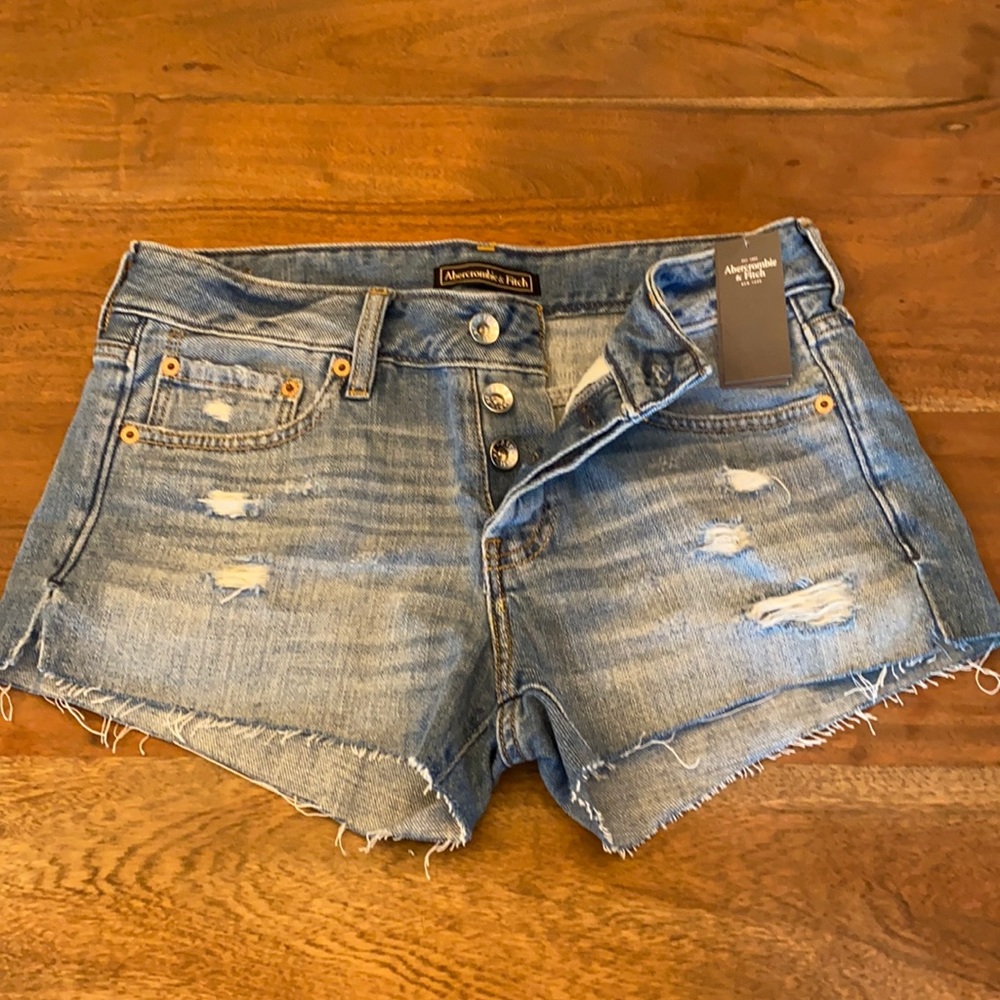 NWT Abercrombie cutoff shorts
